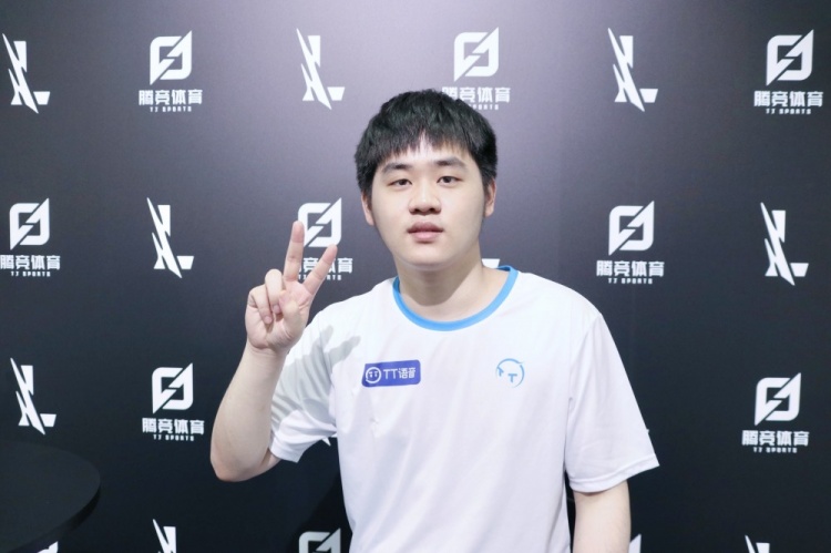 高压逼抢 高压逼抢