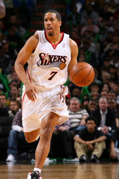 伸的品牌势 伸的品牌势